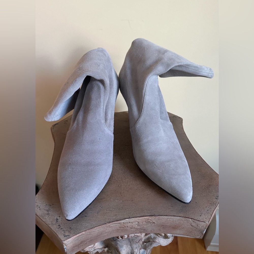 Stuart Weitzman short boots with soft top. 10,5M